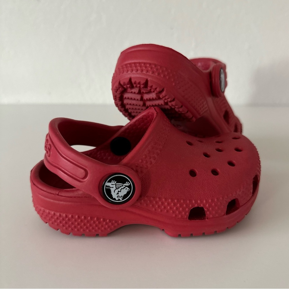 Kids Crocs size C4 in red color